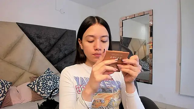 SaraWagner  online show from 10-25-25, 12:10