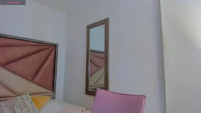 SaraWagner  online show from 04-16-26, 12:11