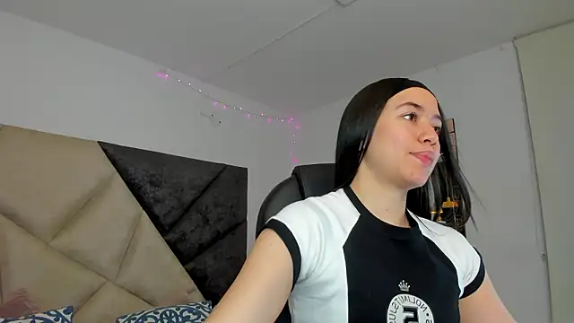 SaraWagner  online show from 03-02-26, 12:33