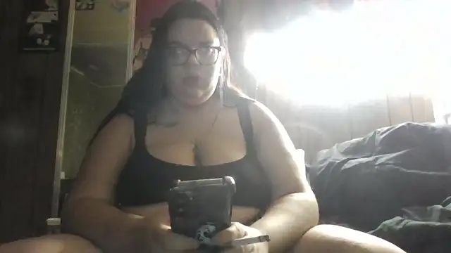 Snapshot of GoddessDess chatting on 09-30-25, 05:30 GoddessDess online show from 09-30-25, 05:30