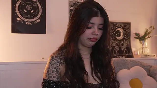 sophieee art online show from 09-28-25, 12:50