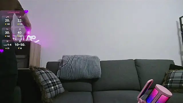 Snapshot of MilotheSwitch chatting on 10-15-25, 05:54 MilotheSwitch online show from 10-15-25, 05:54