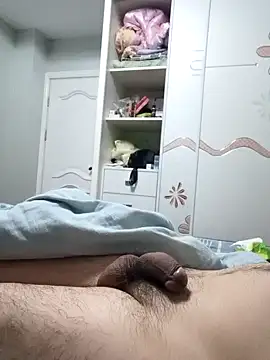 Snapshot of Hl1979 chatting on 10-31-25, 09:32 Hl1979 online show from 10-31-25, 09:32