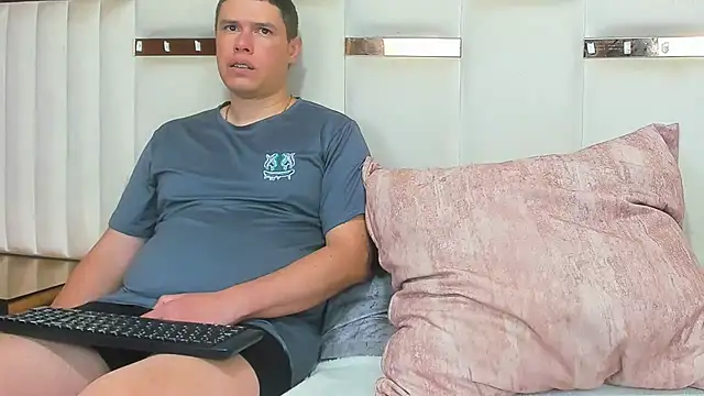 CandyandSteven online show from 12-18-25, 03:11