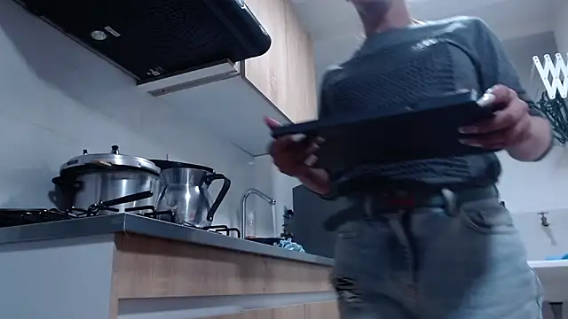 AllysonStonne online show from 11-29-25, 02:01