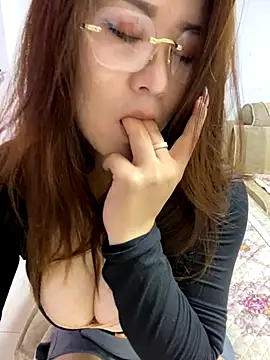 Snapshot of jiajia1060 chatting on 09-18-25, 12:57 jiajia1060 online show from 09-18-25, 12:57