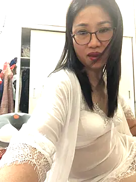 Snapshot of Vitamin_sexy chatting on 10-01-25, 01:37 Vitamin sexy online show from 10-01-25, 01:37