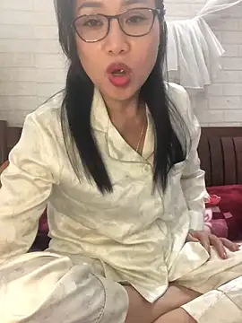 Vitamin sexy online show from 12-19-25, 01:02