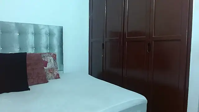 DaiishaWolf online show from 09-10-25, 07:02