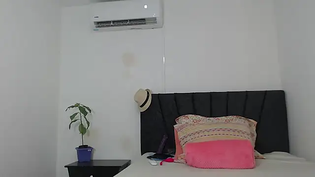 DaiishaWolf online show from 09-19-25, 06:45