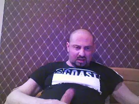 Snapshot of _NEREZA_ chatting on 05-27-26, 06:15 NEREZA online show from 05-27-26, 06:15