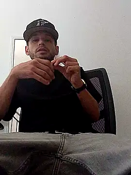 Snapshot of Andrez5041 chatting on 09-29-25, 06:31 Andrez5041 online show from 09-29-25, 06:31