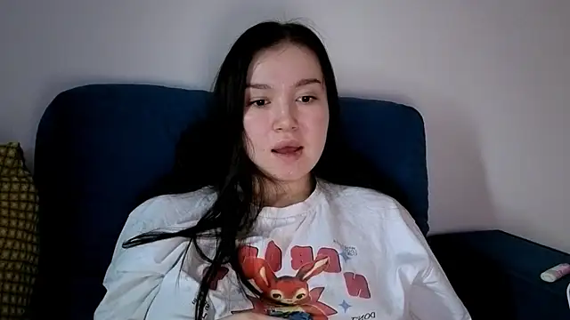 Snapshot of LexeeLuv chatting on 10-17-25, 03:43 LexeeLuv online show from 10-17-25, 03:43