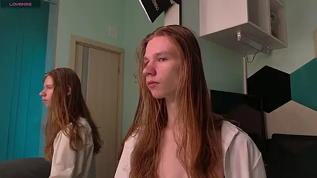 TheodoreMcLovin online show from 09-11-25, 04:56