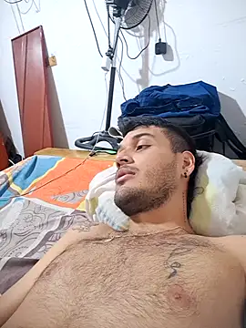 Snapshot of JuceAn14 chatting on 10-31-25, 04:53 JuceAn14 online show from 10-31-25, 04:53