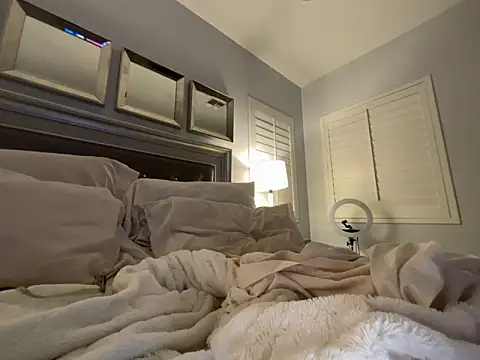chanelstjames online show from 05-04-26, 04:05