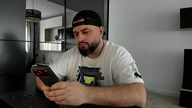 Snapshot of DravenPeak chatting on 03-23-26, 10:15 DravenPeak online show from 03-23-26, 10:15