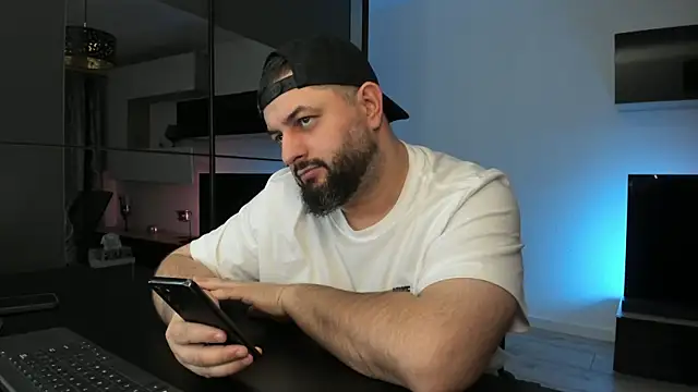 Snapshot of DravenPeak chatting on 03-27-26, 11:49 DravenPeak online show from 03-27-26, 11:49