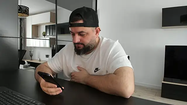 Snapshot of DravenPeak chatting on 04-05-26, 10:22 DravenPeak online show from 04-05-26, 10:22