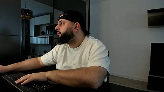 Snapshot of DravenPeak chatting on 03-12-26, 06:17 DravenPeak online show from 03-12-26, 06:17