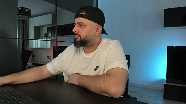 Snapshot of DravenPeak chatting on 03-29-26, 12:51 DravenPeak online show from 03-29-26, 12:51