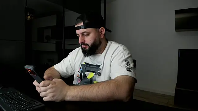 Snapshot of DravenPeak chatting on 03-08-26, 05:49 DravenPeak online show from 03-08-26, 05:49