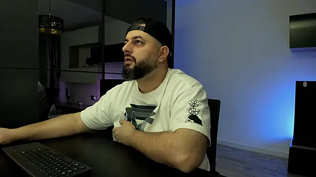 Snapshot of DravenPeak chatting on 03-22-26, 06:20 DravenPeak online show from 03-22-26, 06:20