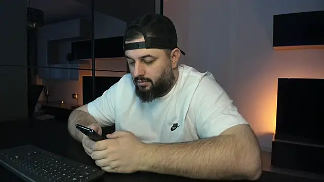 Snapshot of DravenPeak chatting on 04-12-26, 05:05 DravenPeak online show from 04-12-26, 05:05