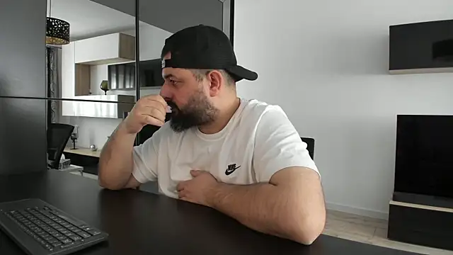 Snapshot of DravenPeak chatting on 04-13-26, 08:40 DravenPeak online show from 04-13-26, 08:40