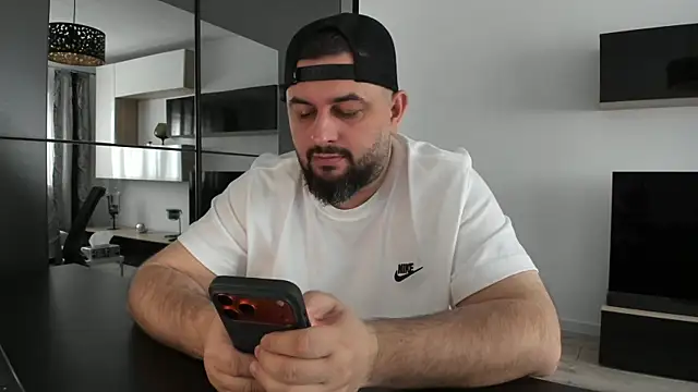 Snapshot of DravenPeak chatting on 03-31-26, 11:01 DravenPeak online show from 03-31-26, 11:01