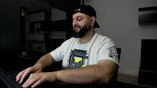 Snapshot of DravenPeak chatting on 03-08-26, 02:04 DravenPeak online show from 03-08-26, 02:04