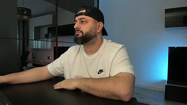 Snapshot of DravenPeak chatting on 03-28-26, 01:56 DravenPeak online show from 03-28-26, 01:56