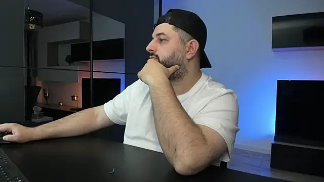 Snapshot of DravenPeak chatting on 04-09-26, 12:56 DravenPeak online show from 04-09-26, 12:56