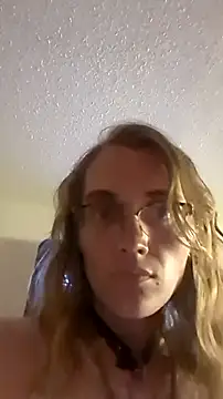 Snapshot of BlondeyMiyMiy chatting on 09-25-25, 10:10 BlondeyMiyMiy online show from 09-25-25, 10:10