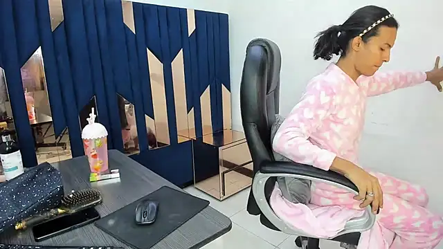 Aisha hotts777 online show from 02-04-26, 04:29