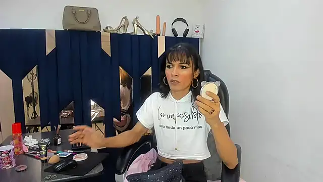 Snapshot of Aisha_hotts777 chatting on 04-24-26, 03:30 Aisha hotts777 online show from 04-24-26, 03:30