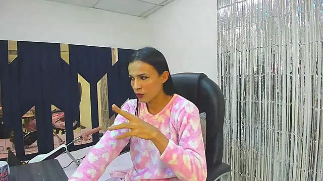 Snapshot of Aisha_hotts777 chatting on 05-07-26, 05:01 Aisha hotts777 online show from 05-07-26, 05:01