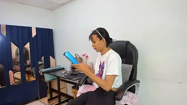 Aisha hotts777 online show from 04-11-26, 03:03