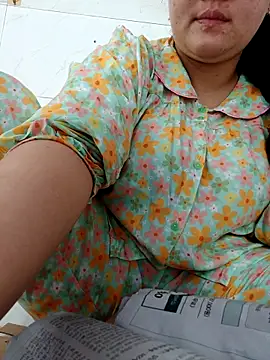 Snapshot of _Babyrose_ chatting on 05-05-26, 04:15 Babyrose online show from 05-05-26, 04:15