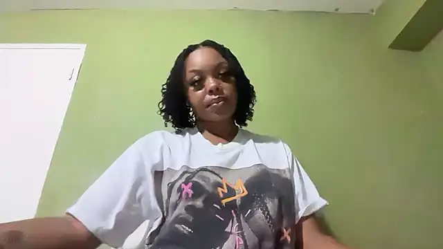 Snapshot of Liaprettygirl chatting on 05-23-26, 04:22 Liaprettygirl online show from 05-23-26, 04:22