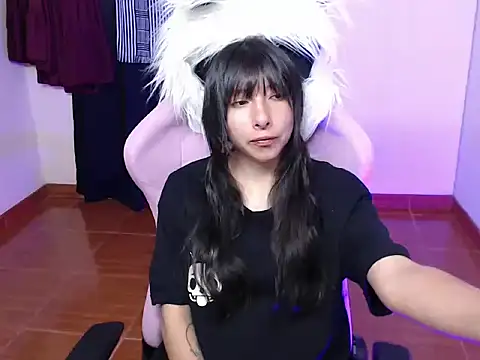 ScarlettShirahoshi online show from 10-29-25, 07:02