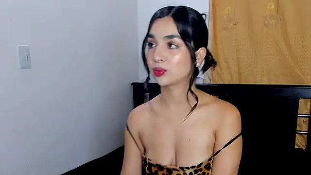Snapshot of MelyRousee chatting on 09-30-25, 11:33 MelyRousee online show from 09-30-25, 11:33
