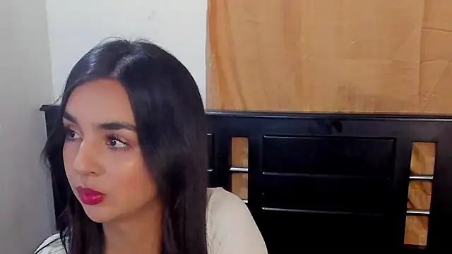 Snapshot of MelyRousee chatting on 09-14-25, 12:22 MelyRousee online show from 09-14-25, 12:22