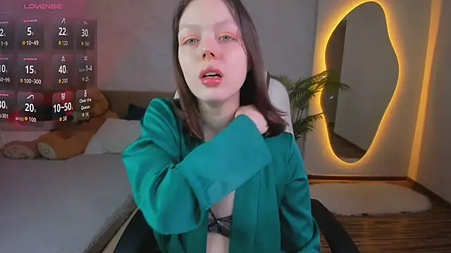 Lunar Lily online show from 03-20-26, 05:41