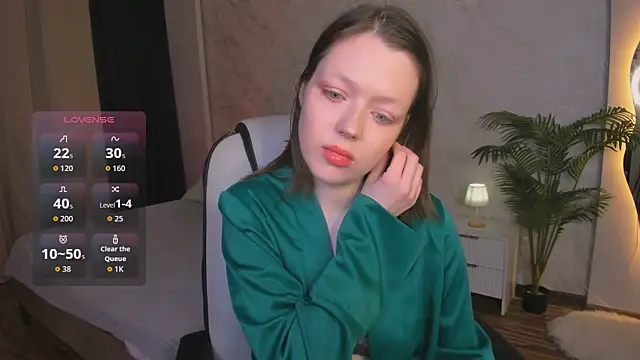 Lunar Lily online show from 02-13-26, 06:02