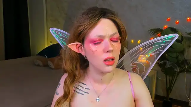 Lunar Lily online show from 10-28-25, 05:50