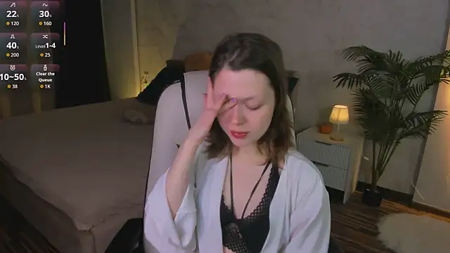 Lunar Lily online show from 11-10-25, 05:34