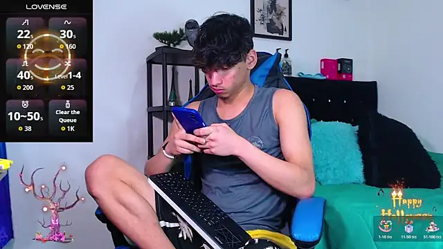 Gael Jones online show from 10-29-25, 06:12