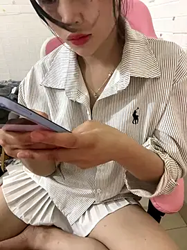 Snapshot of Lissa_xinh09 chatting on 10-12-25, 02:51 Lissa xinh09 online show from 10-12-25, 02:51