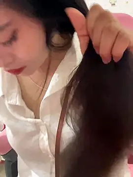 Snapshot of Lissa_xinh09 chatting on 10-27-25, 01:34 Lissa xinh09 online show from 10-27-25, 01:34